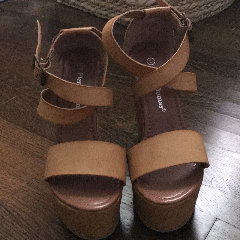 Pierre Dumas Wedges